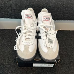 Adidas white sambas US men’s size 7